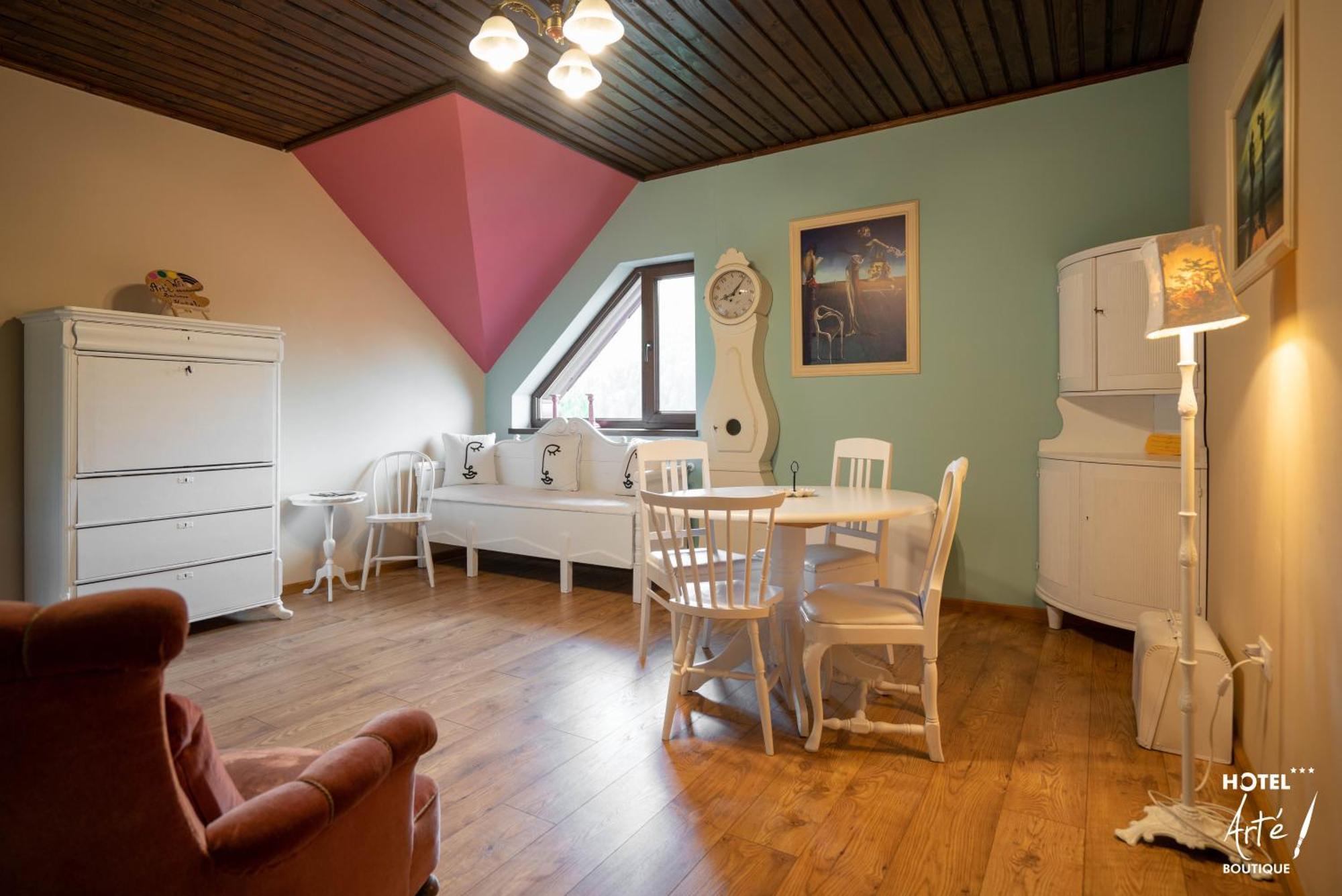 Art'E Boutique Rooms BaileTusnad Exterior photo
