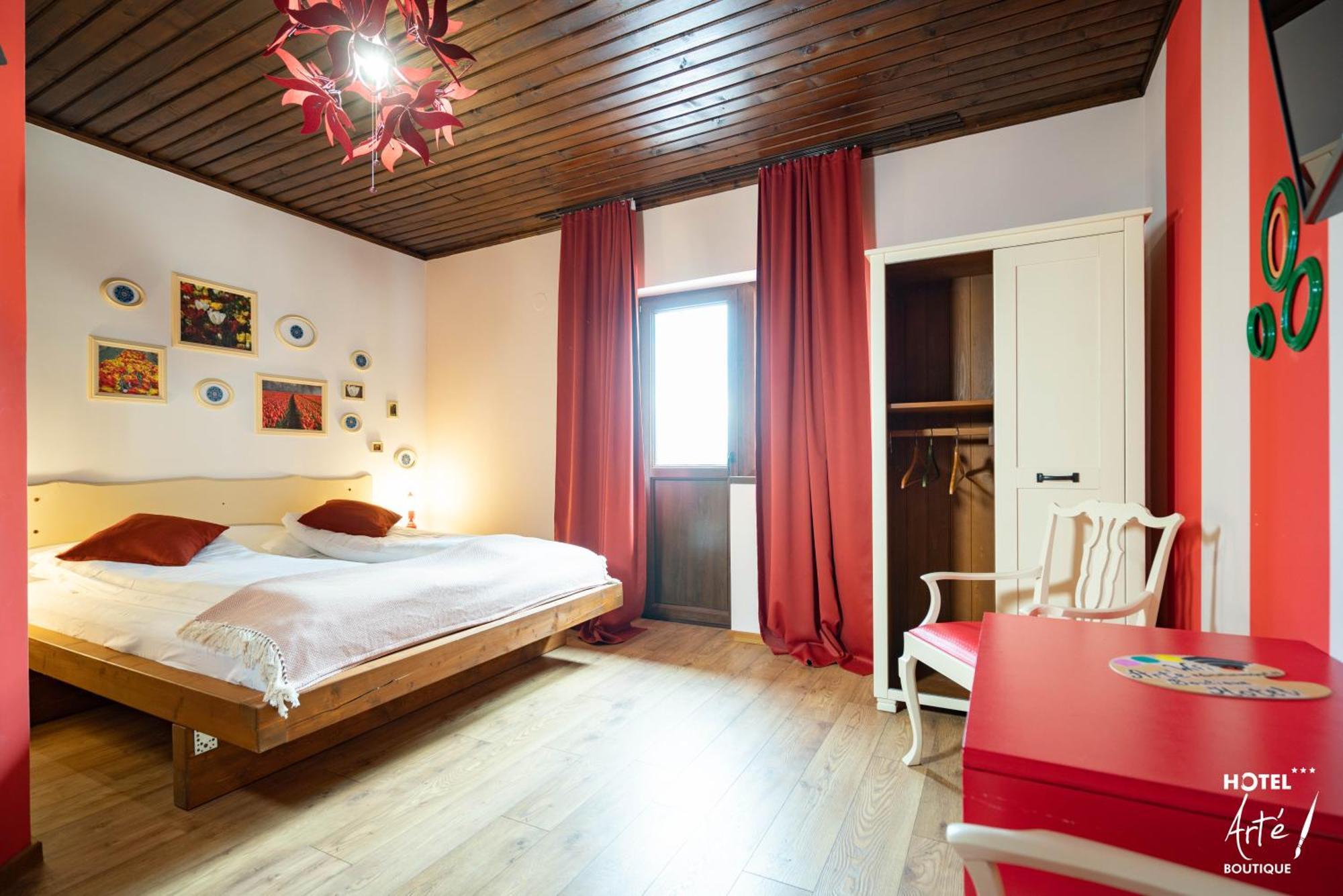 Art'E Boutique Rooms BaileTusnad Exterior photo